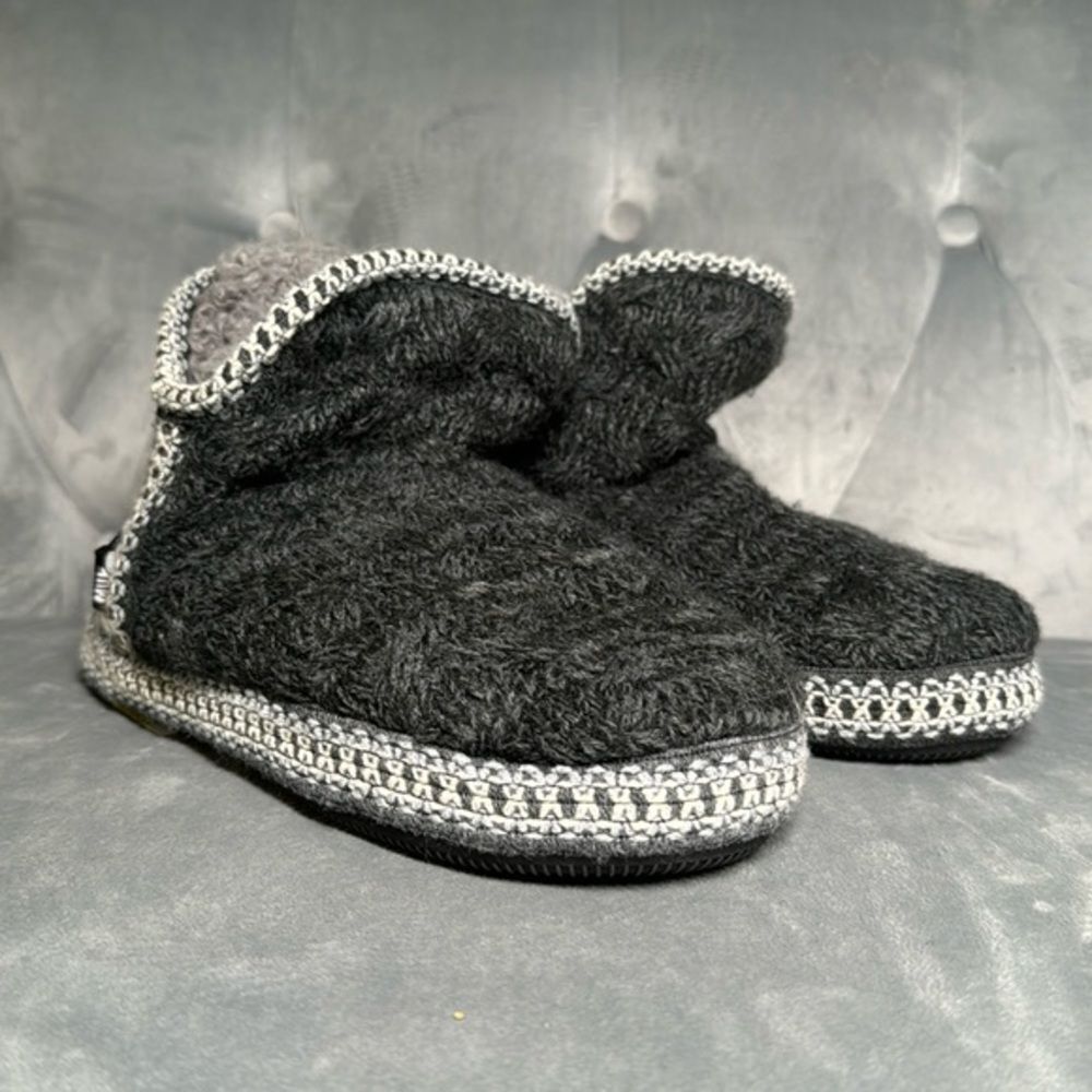 MUK LUKS‎ Amira Sweater-Knit Slipper Bootie